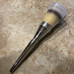 IT Cosmetics Powder Brush #211
